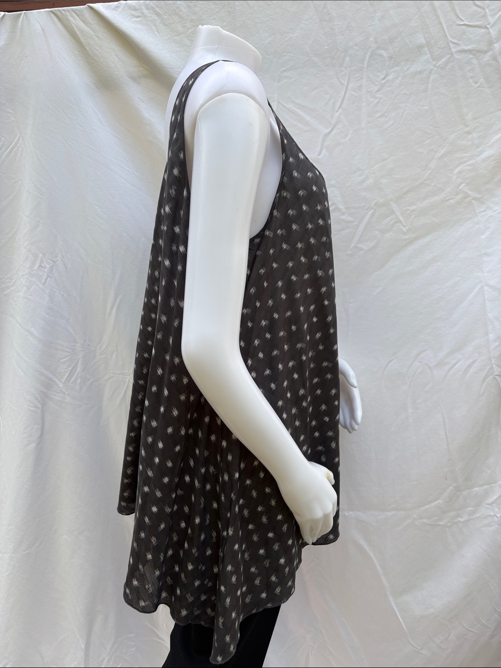 Eileen Fischer Dark Gray Printed Silk Tank Top - Picture 10 of 11